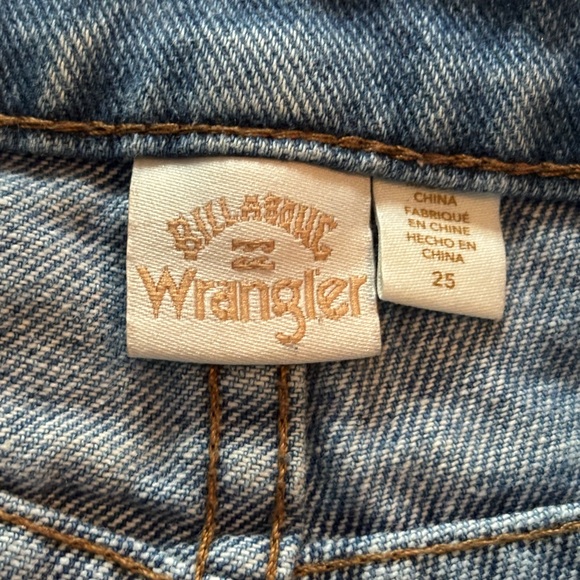 Size 25 Billabong Wrangler Jean Shorts - Picture 2 of 3